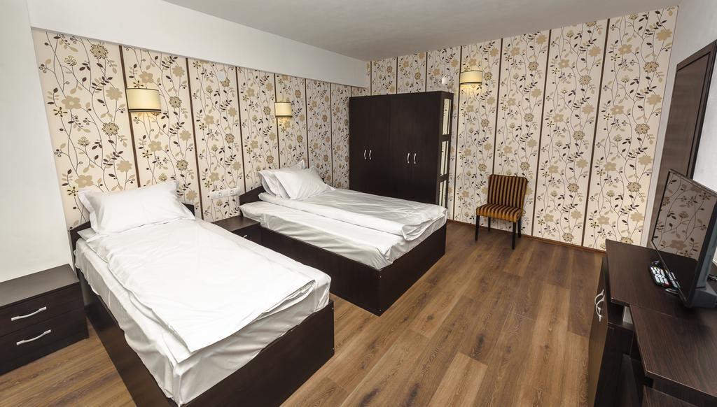 Sara'S Sons Hotel Băile Herculane Buitenkant foto